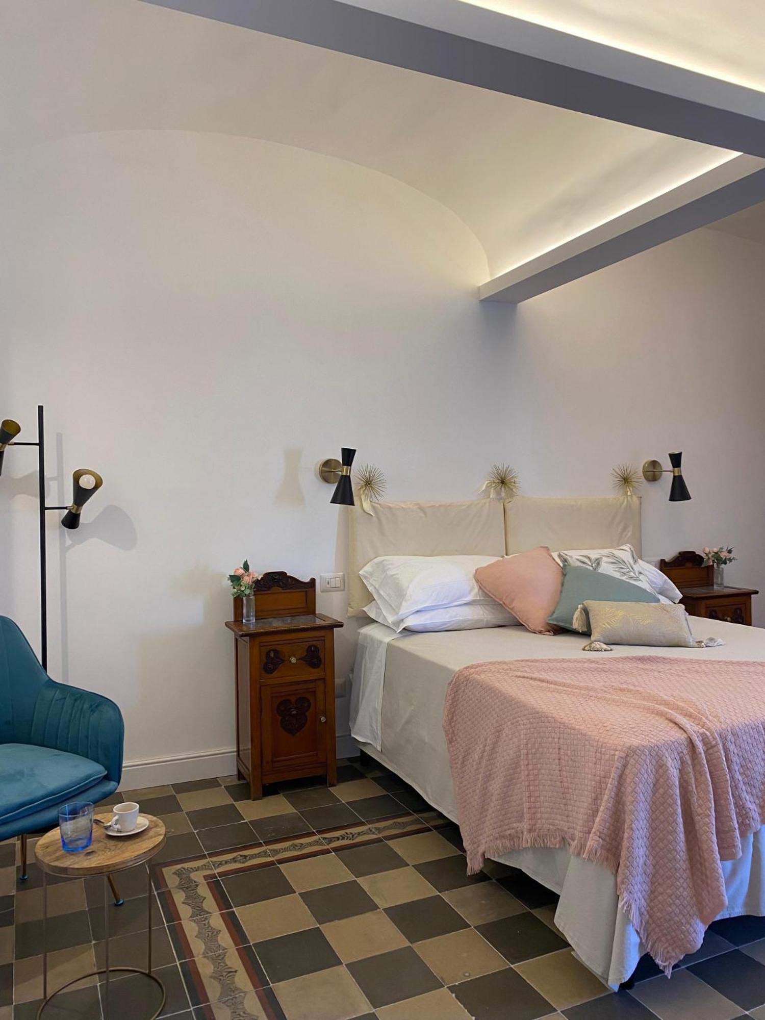 Dimora Dei Minoriti Bed & Breakfast CTA Exterior foto